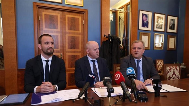 Ministri Bačić i Erlić u Zadru potpisali sporazum o financiranju tehničke pomoći pri provedbi urbanističkih projekata 